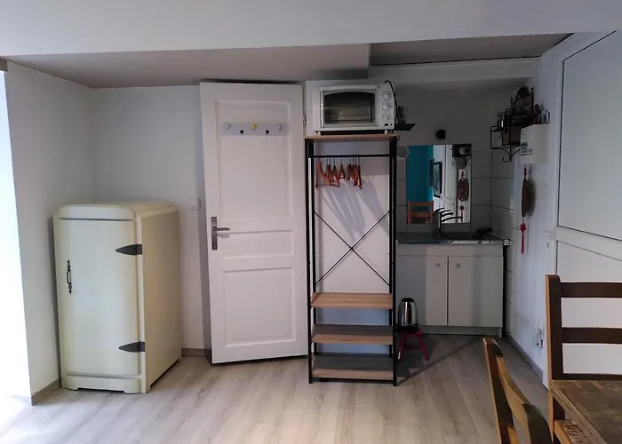 La De La Maison Bleue